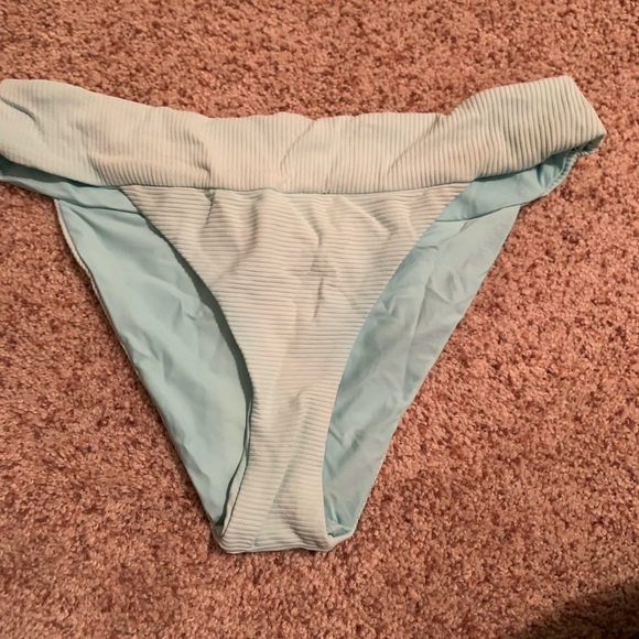 Swimsuit Set - Picture 3 of 11